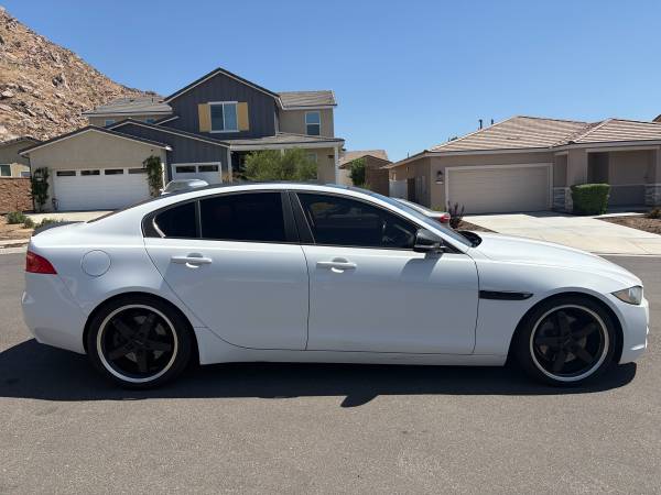 2017 Jaguar Xe 0turbo — photo 8