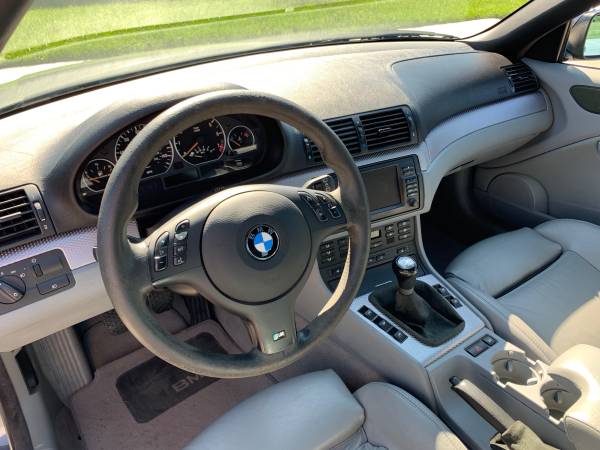 2005 BMW 330ci 6sp — photo 2