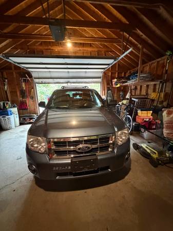 2012 Ford Escape XLT 4dr 4x4 Automatic — photo 2