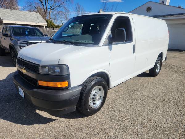 2018 Chevrolet Express 2500 Work Van Rear-wheel Drive Extended Cargo Van Automatic — photo 1