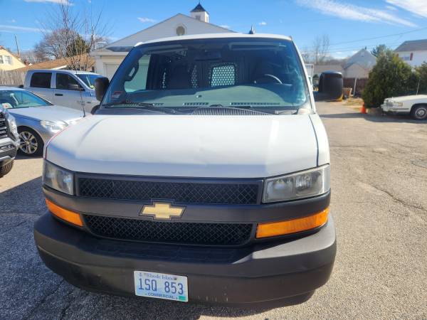 2018 Chevrolet Express 2500 Work Van Rear-wheel Drive Extended Cargo Van Automatic — photo 3