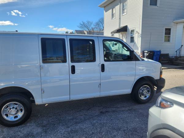 2018 Chevrolet Express 2500 Work Van Rear-wheel Drive Extended Cargo Van Automatic — photo 8