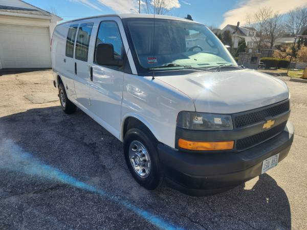 2018 Chevrolet Express 2500 Work Van Rear-wheel Drive Extended Cargo Van Automatic — photo 4