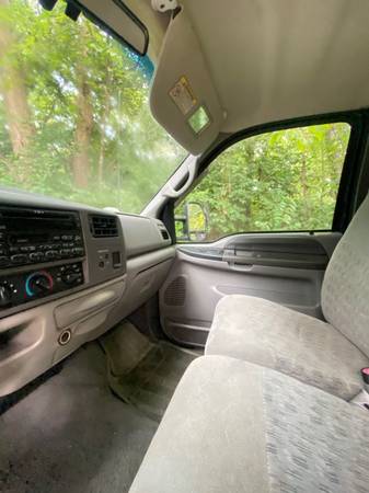 1999 Ford E 350 Super Duty XL Wagon Automatic — photo 10