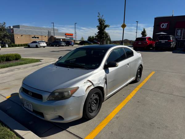 2005 Scion Tc — photo 2
