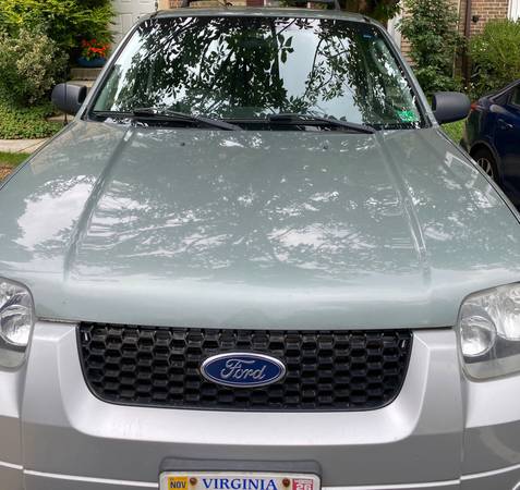 2006 Ford Escape Hybrid Base 4dr 4x4 CVT — photo 1