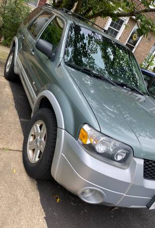 2006 Ford Escape Hybrid Base 4dr 4x4 CVT — photo 2