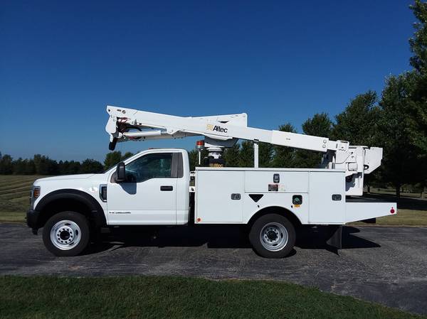 2019 Ford Altec At40g — photo 3