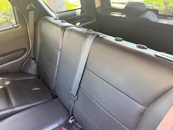 2011 Ford Escape Limited 4dr Front-wheel Drive Automatic — photo 11