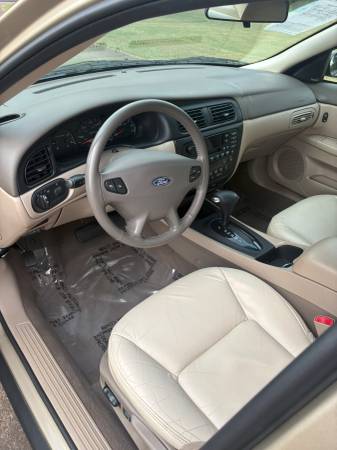 2000 Ford Taurus SEL 4dr Sedan Automatic — photo 8