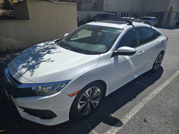 2018 Honda Civic EX-L 4dr Hatchback CVT — photo 6