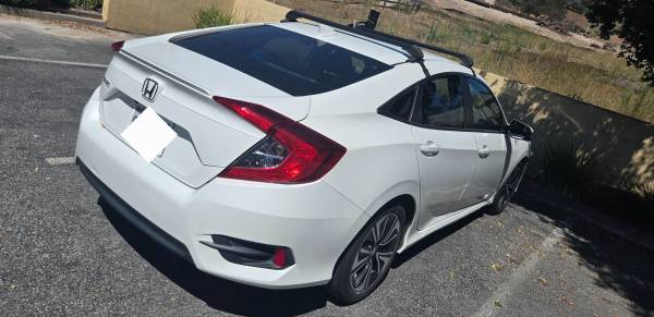 2018 Honda Civic EX-L 4dr Hatchback CVT — photo 4