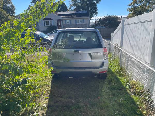 2010 Subaru Forrester — photo 2