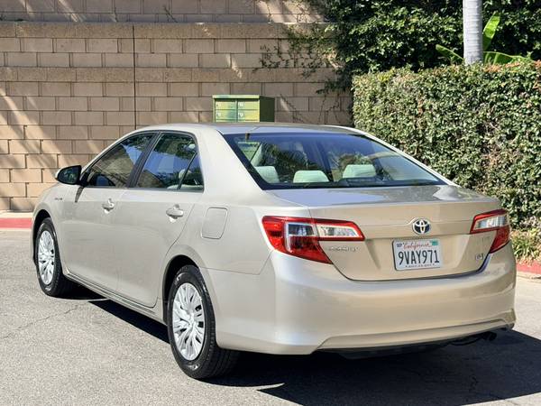 2013 Toyota Camry Hybrid LE — photo 7