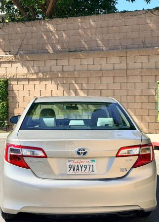 2013 Toyota Camry Hybrid LE — photo 8