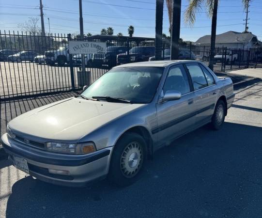1991 Honda Accord EX 4dr Wagon — photo 1
