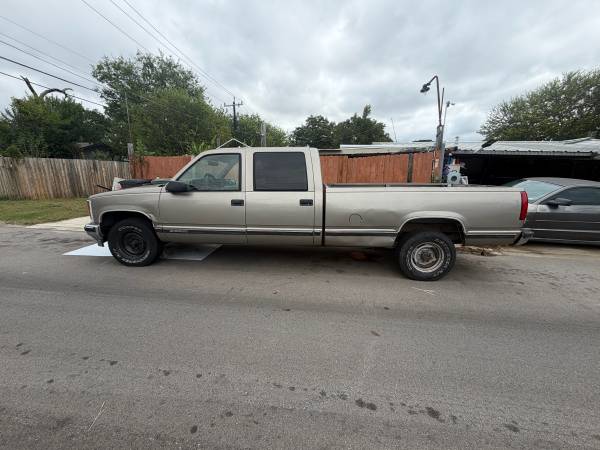 2000 Chevrolet Crew Cab — photo 1