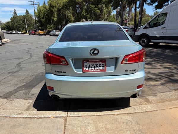 2011 Lexus IS 250c Base — photo 4