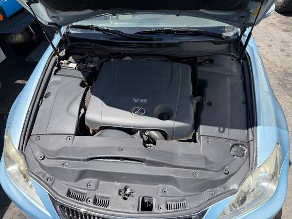 2011 Lexus IS 250c Base — photo 11