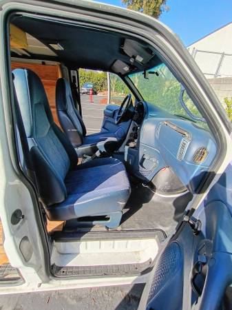 2001 Chevrolet Astro Base — photo 12