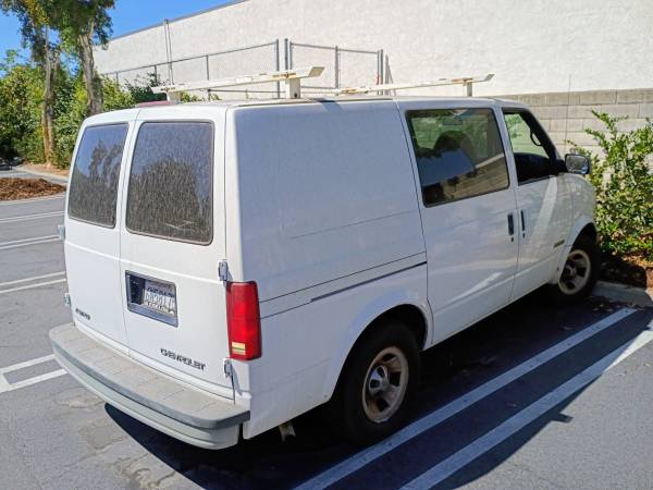 2001 Chevrolet Astro Base — photo 3
