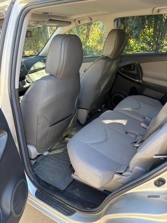 2011 Toyota Rav4 Base 4dr 4x4 Automatic — photo 5