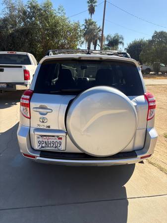 2011 Toyota Rav4 Base 4dr 4x4 Automatic — photo 9