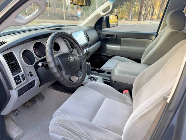 2008 Toyota Sequoia SR5 V8 — photo 8