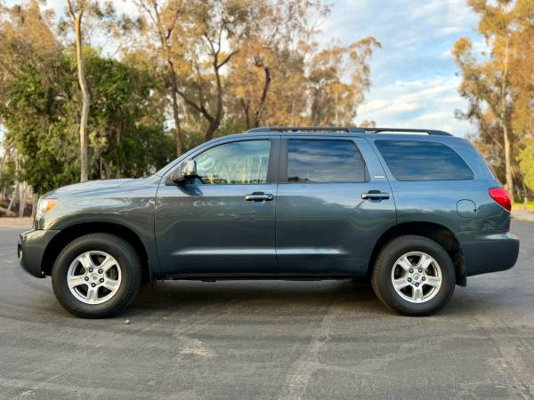 2008 Toyota Sequoia SR5 V8 — photo 4