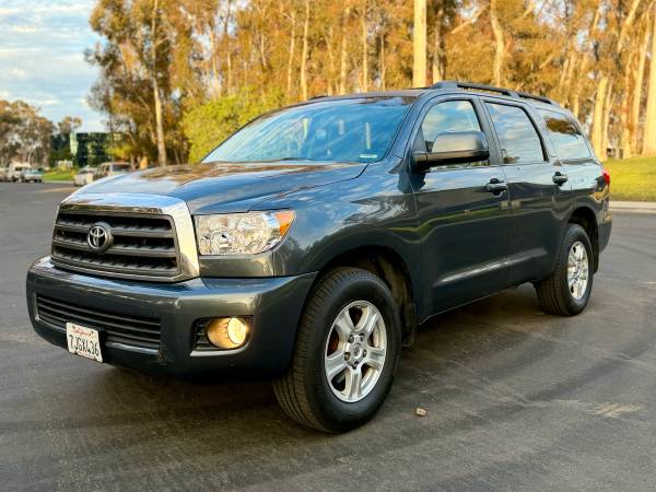 2008 Toyota Sequoia SR5 V8 — photo 1