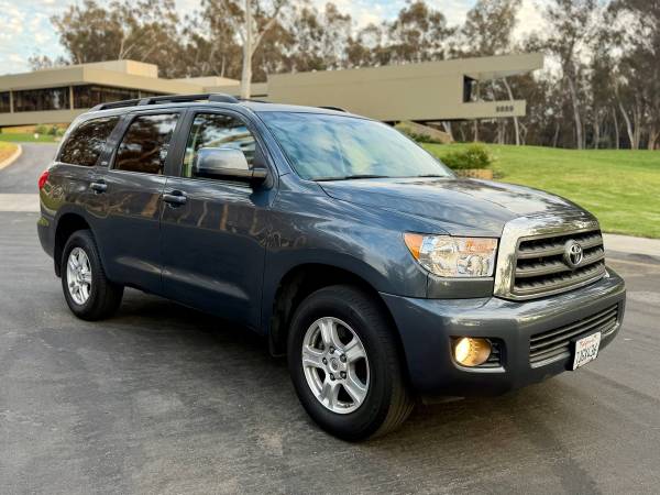 2008 Toyota Sequoia SR5 V8 — photo 2