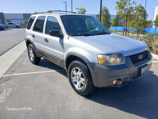 2005 Ford Escape XLS 4x4 Manual — photo 7