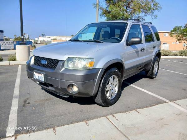 2005 Ford Escape XLS 4x4 Manual — photo 1
