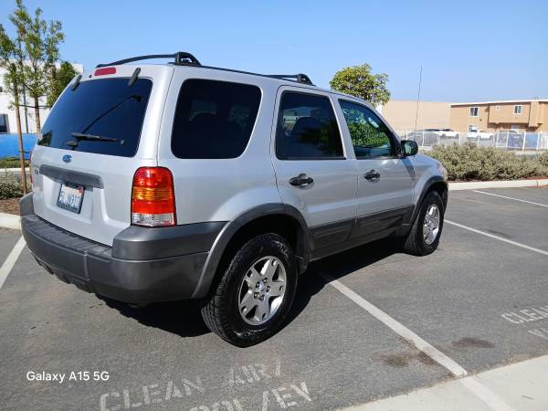 2005 Ford Escape XLS 4x4 Manual — photo 5