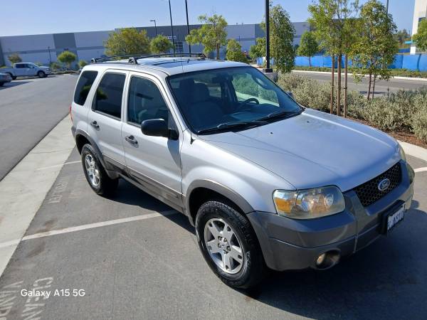 2005 Ford Escape XLS 4x4 Manual — photo 8