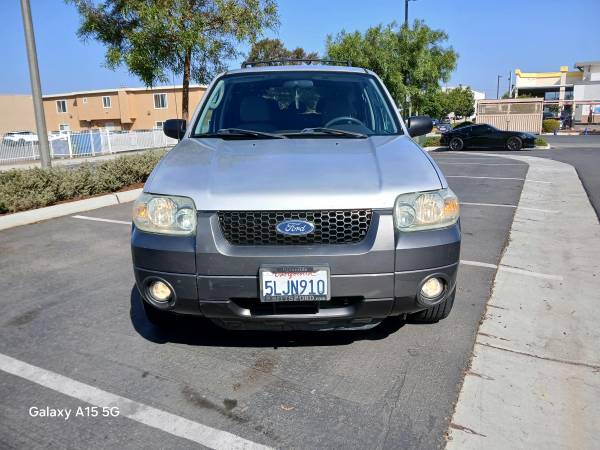 2005 Ford Escape XLS 4x4 Manual — photo 9