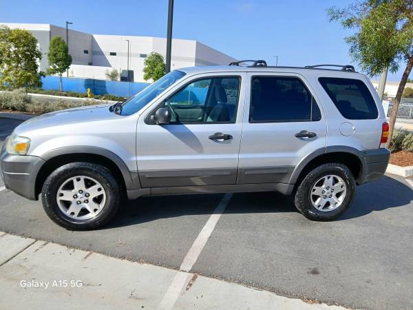 2005 Ford Escape XLS 4x4 Manual — photo 3