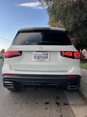 2023 Mercedes-Benz GLB 250 Base GLB 250 4dr Front-Wheel Drive Automatic — photo 4