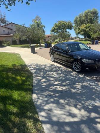 2011 BMW 328i Sedan — photo 3
