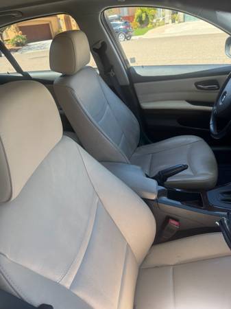 2011 BMW 328i Sedan — photo 4