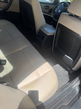 2011 BMW 328i Sedan — photo 6