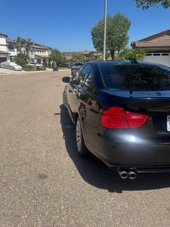 2011 BMW 328i Sedan — photo 1