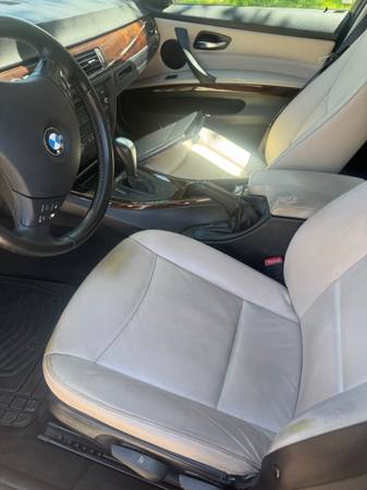 2011 BMW 328i Sedan — photo 7