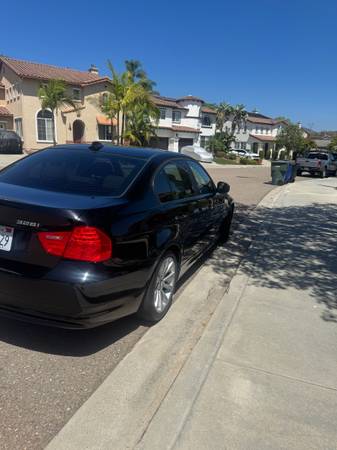 2011 BMW 328i Sedan — photo 2