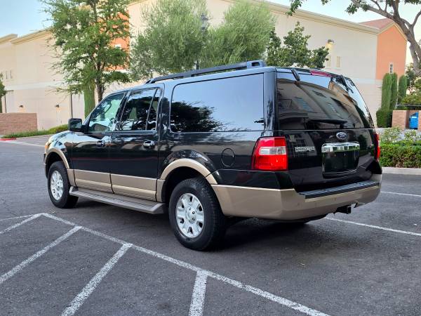 2011 Ford Expedition EL XLT 4dr 4x2 Automatic — photo 2