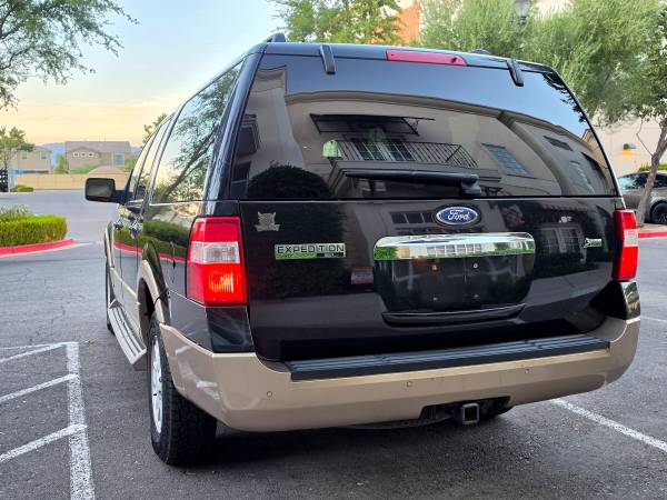 2011 Ford Expedition EL XLT 4dr 4x2 Automatic — photo 3