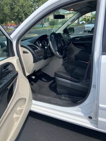 2017 Dodge Grand Caravan GT Front-wheel Drive Passenger Van Automatic — photo 2