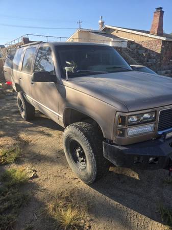 1996 GMC Yukon SL 2dr SUV — photo 3