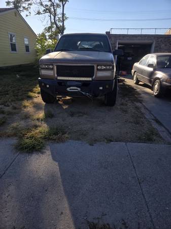 1996 GMC Yukon SL 2dr SUV — photo 1