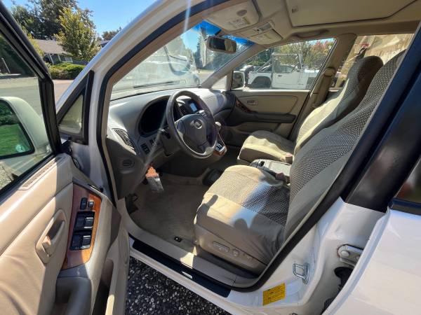 1999 Lexus RX 300 Base 4dr All-wheel Drive Automatic — photo 7